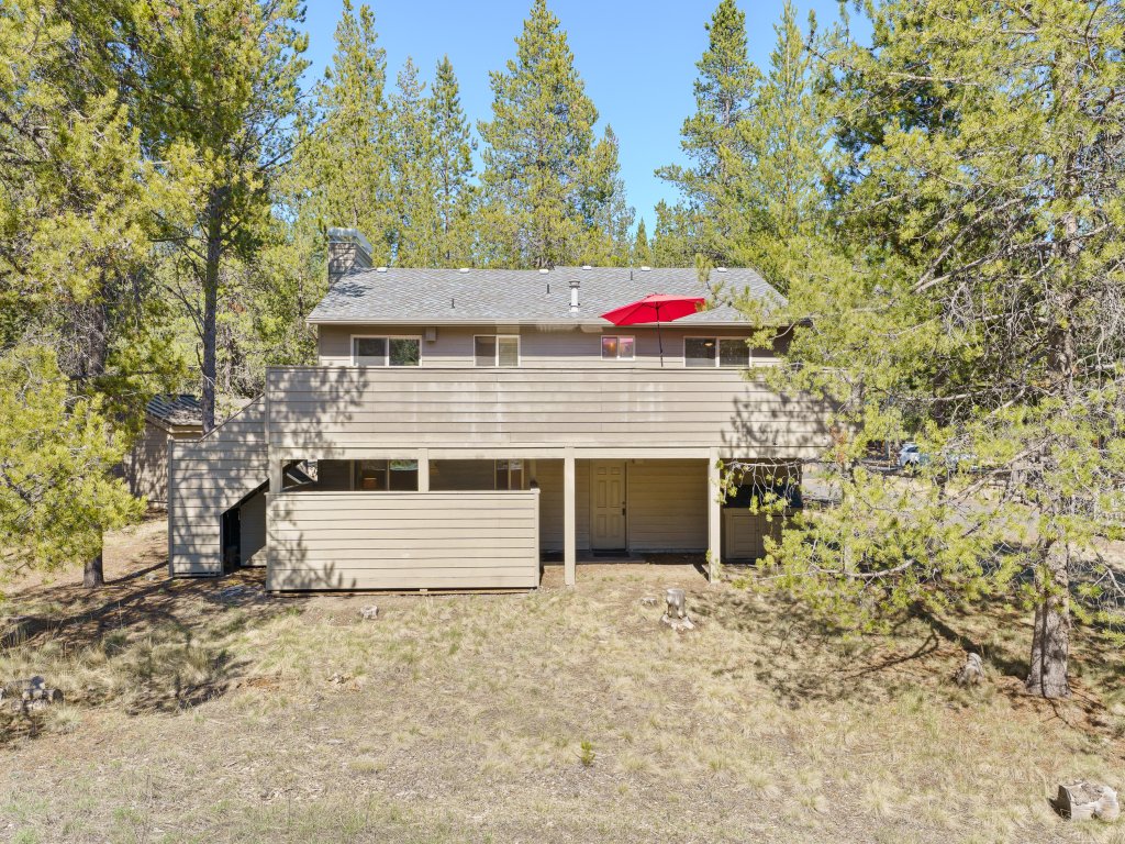 6 Approach Vacation Rental in Bend - RedAwning