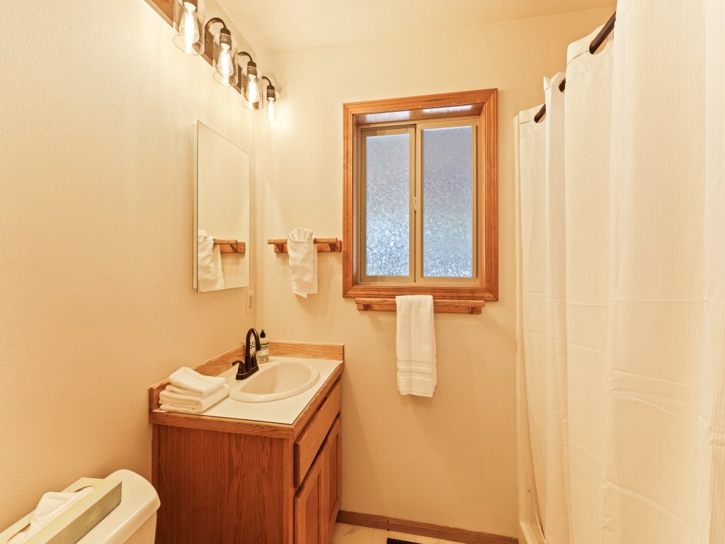 6 Approach Vacation Rental in Bend - RedAwning
