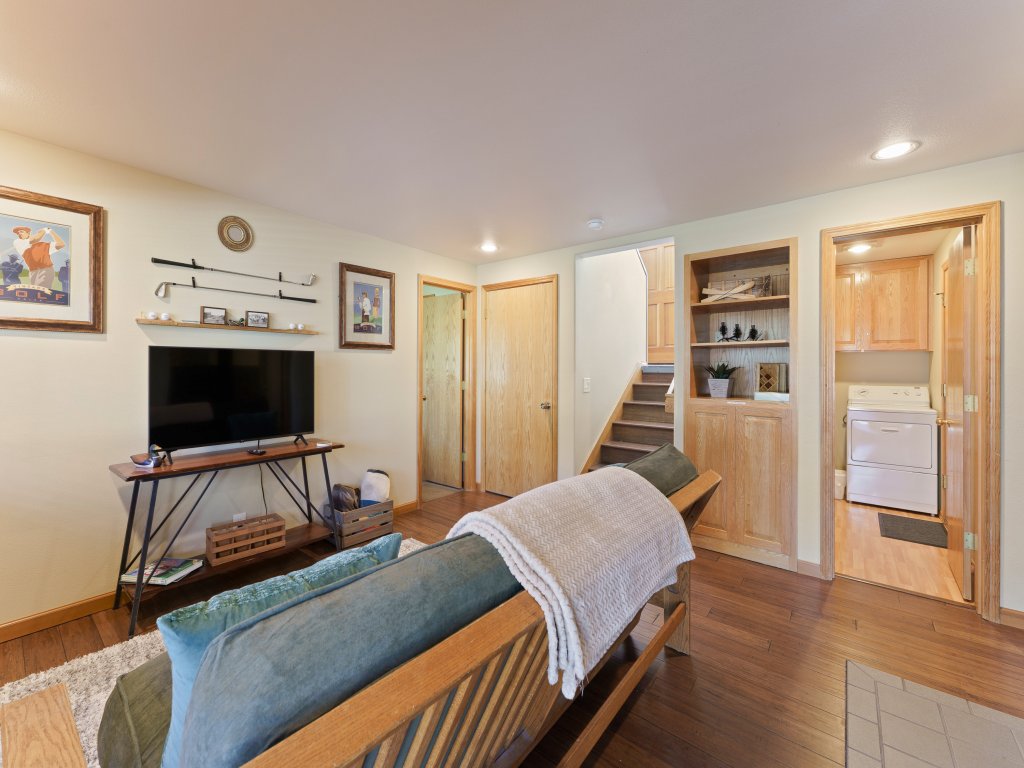 7 Vine Maple Vacation Rental in Sunriver - RedAwning