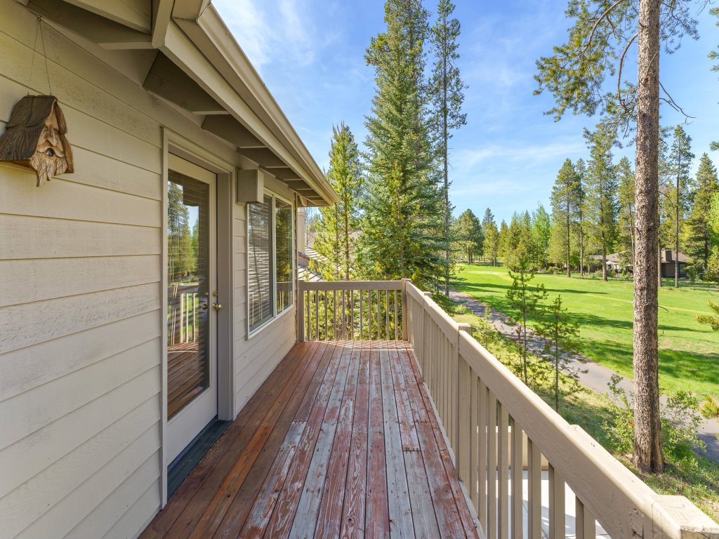 7 Vine Maple Vacation Rental in Sunriver - RedAwning