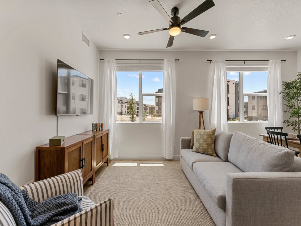 Comfort at Cliff Side Vacation Rental in Hurricane - RedAwning