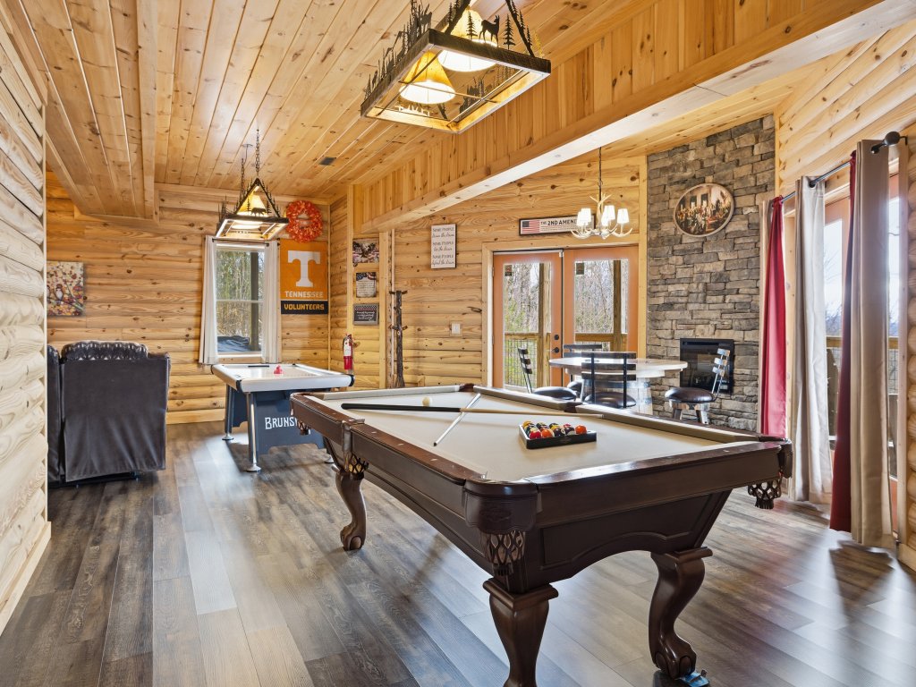 Climbing to New Heights Vacation Rental in Sevierville - RedAwning