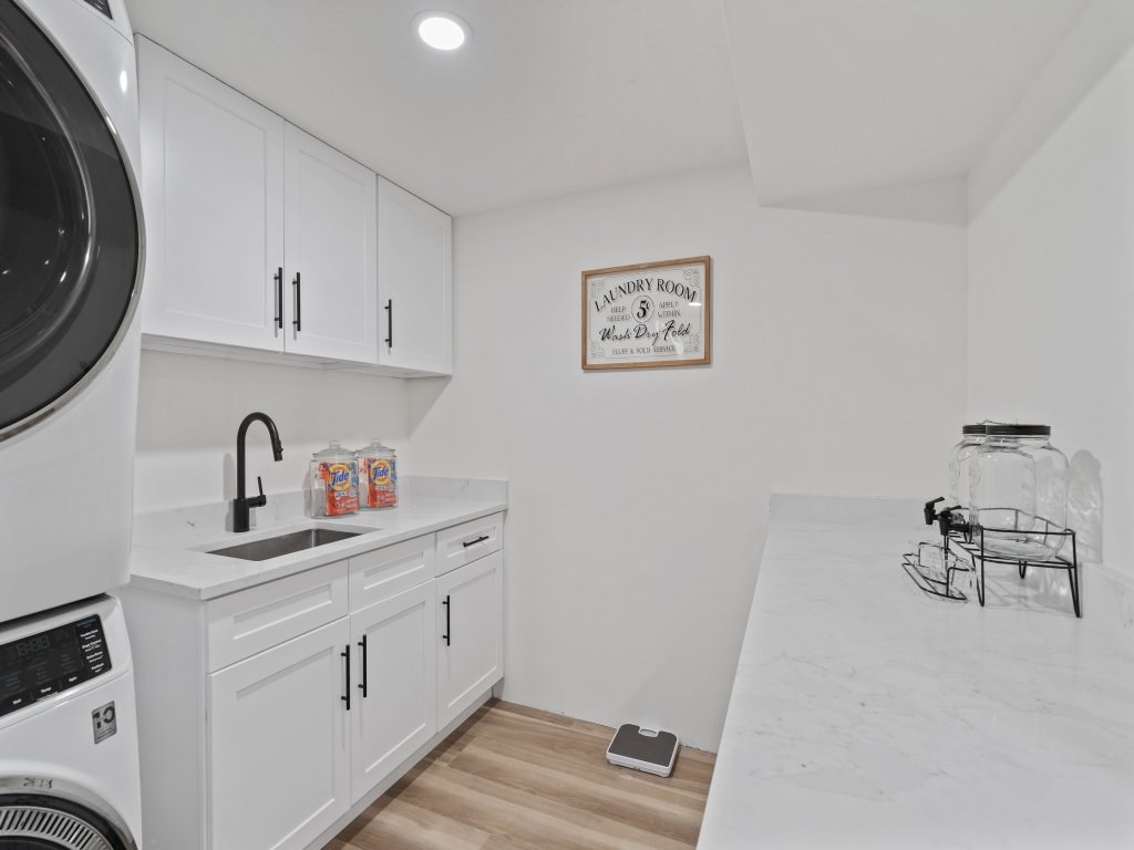 All-New Luxe Stay Views, Sauna & Hot Tub close SKI Vacation Rental in Salt Lake City - RedAwning