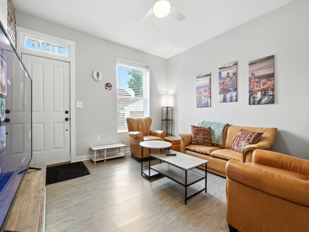 Comfortable redbrick home near stadiums! Vacation Rental in Pittsburgh - RedAwning