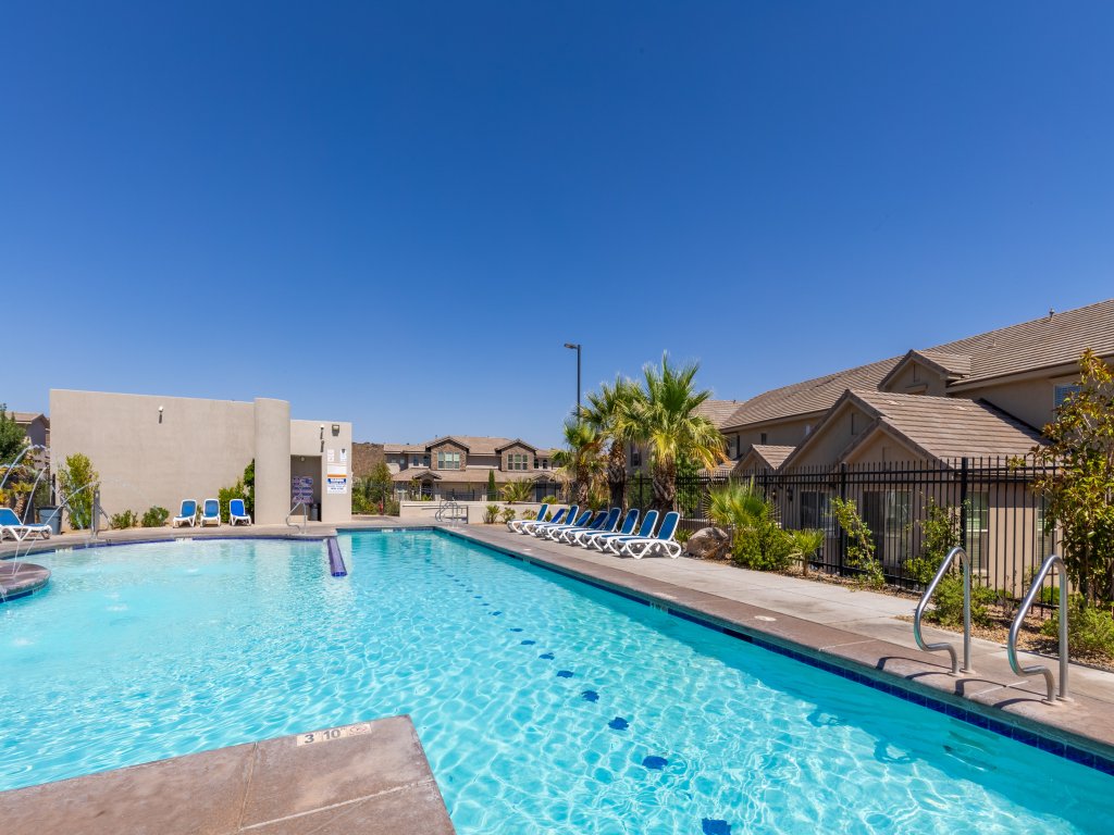 Sun Villa Vacation Rental in Utah - RedAwning