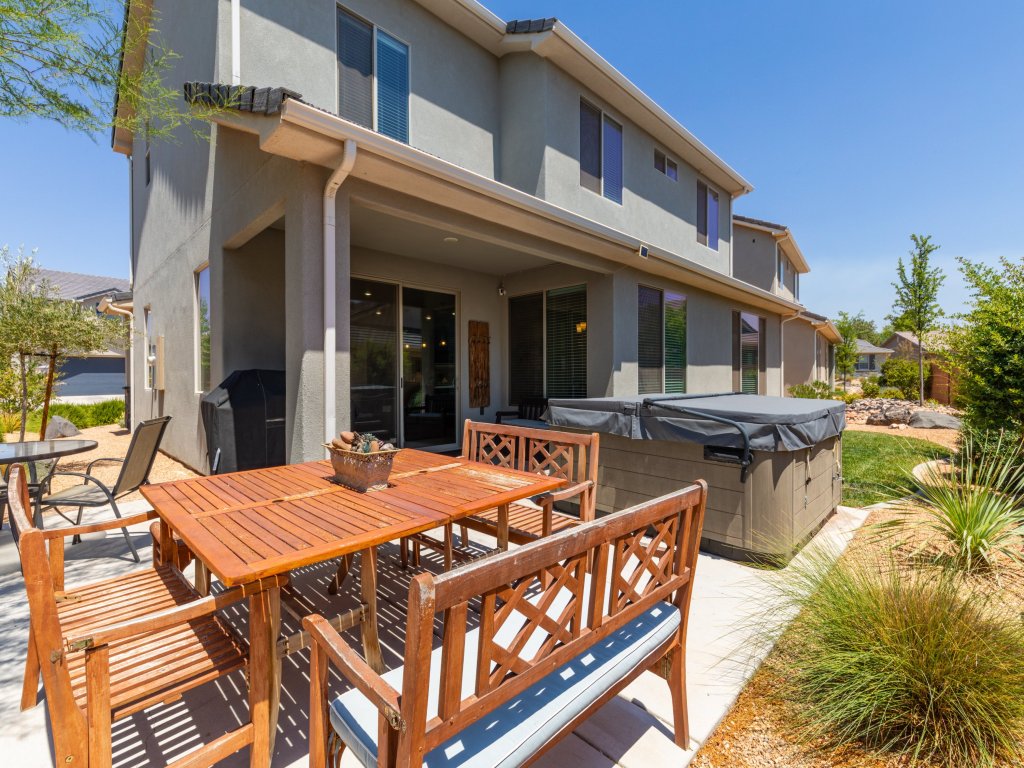 Above Parr - Pet Friendly! Vacation Rental in Utah - RedAwning
