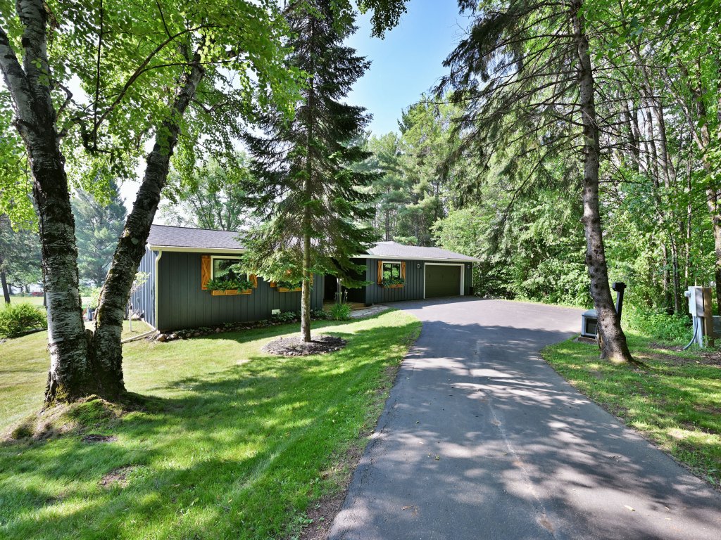 Namakagon Lakehouse on Sugar Bay Vacation Rental in Cable - RedAwning