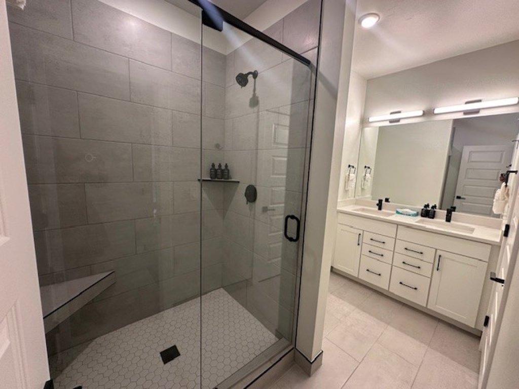 Luxury Stay Meets Family Fun: Premier 1BR Retreat Vacation Rental in Keystone - RedAwning