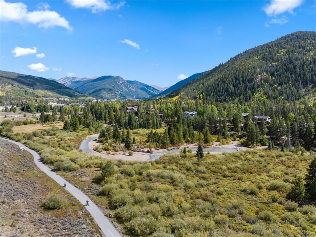 Luxury Stay Meets Family Fun: Premier 1BR Retreat Vacation Rental in Keystone - RedAwning