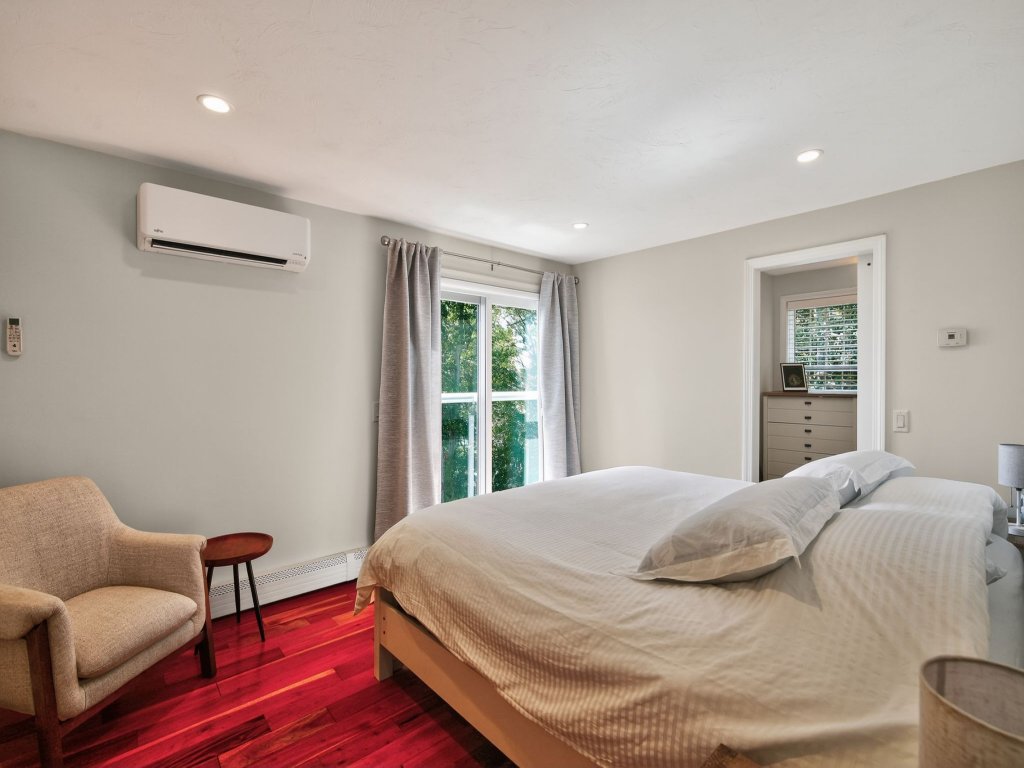 Ocean Views & Private Beach 3BR Nature Escape Vacation Rental in Massachusetts - RedAwning