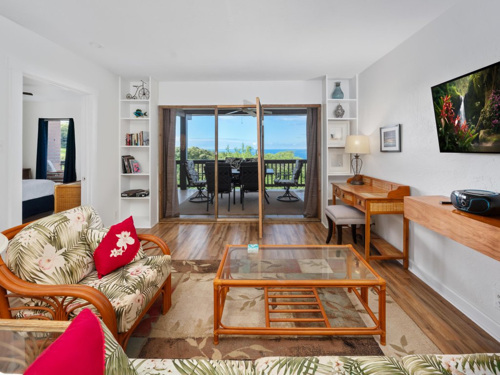 Big Island Kona Westwind 12 Vacation Rental in Kailua-Kona - RedAwning