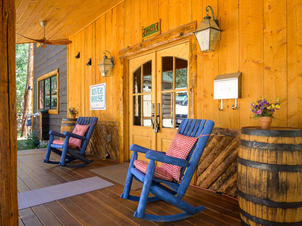 The River House Vacation Rental in Grand Lake - RedAwning