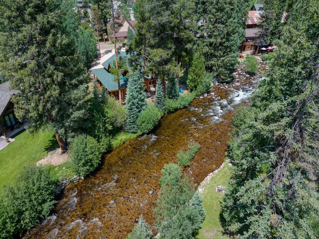 The River House Vacation Rental in Grand Lake - RedAwning
