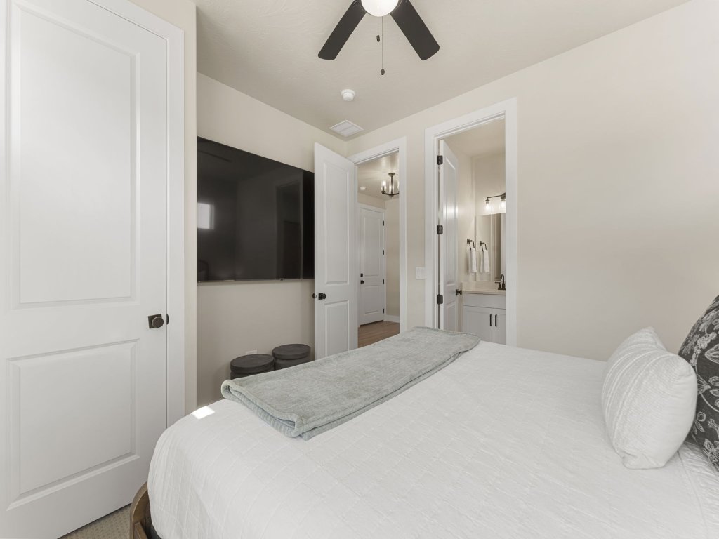 The Splash Yard Vacation Rental in Utah - RedAwning