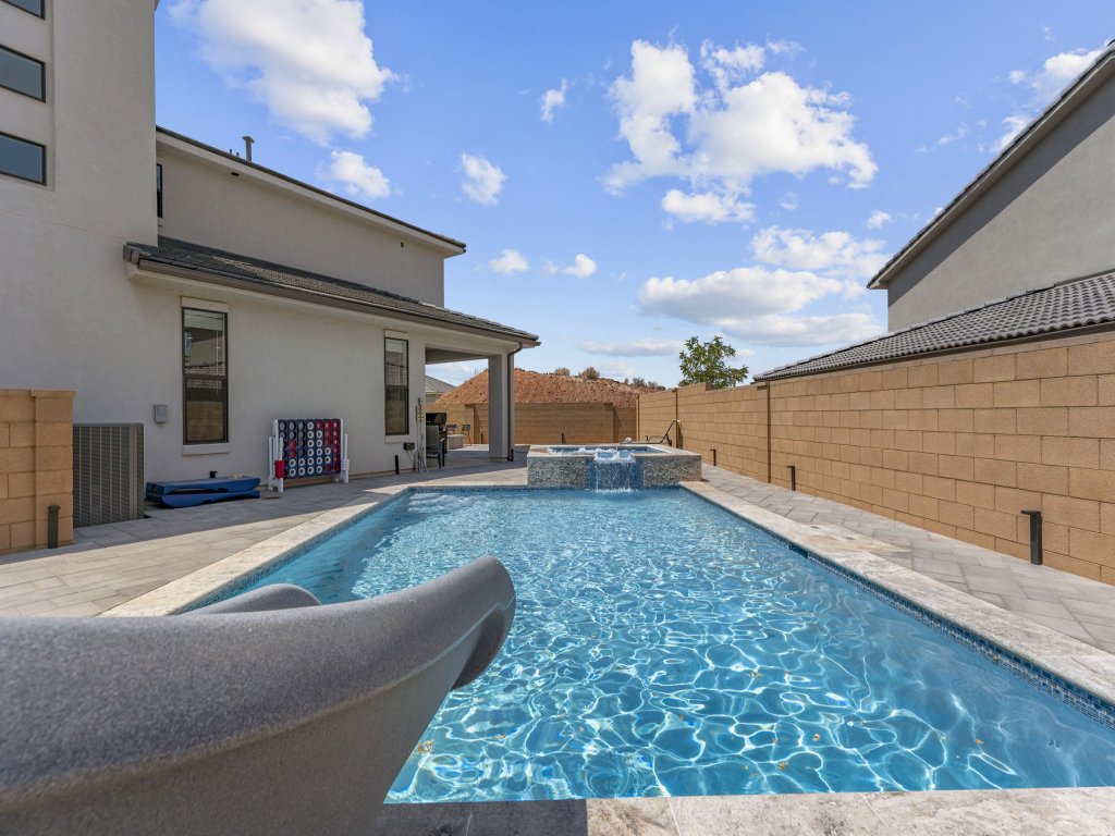 The Splash Yard Vacation Rental in Utah - RedAwning
