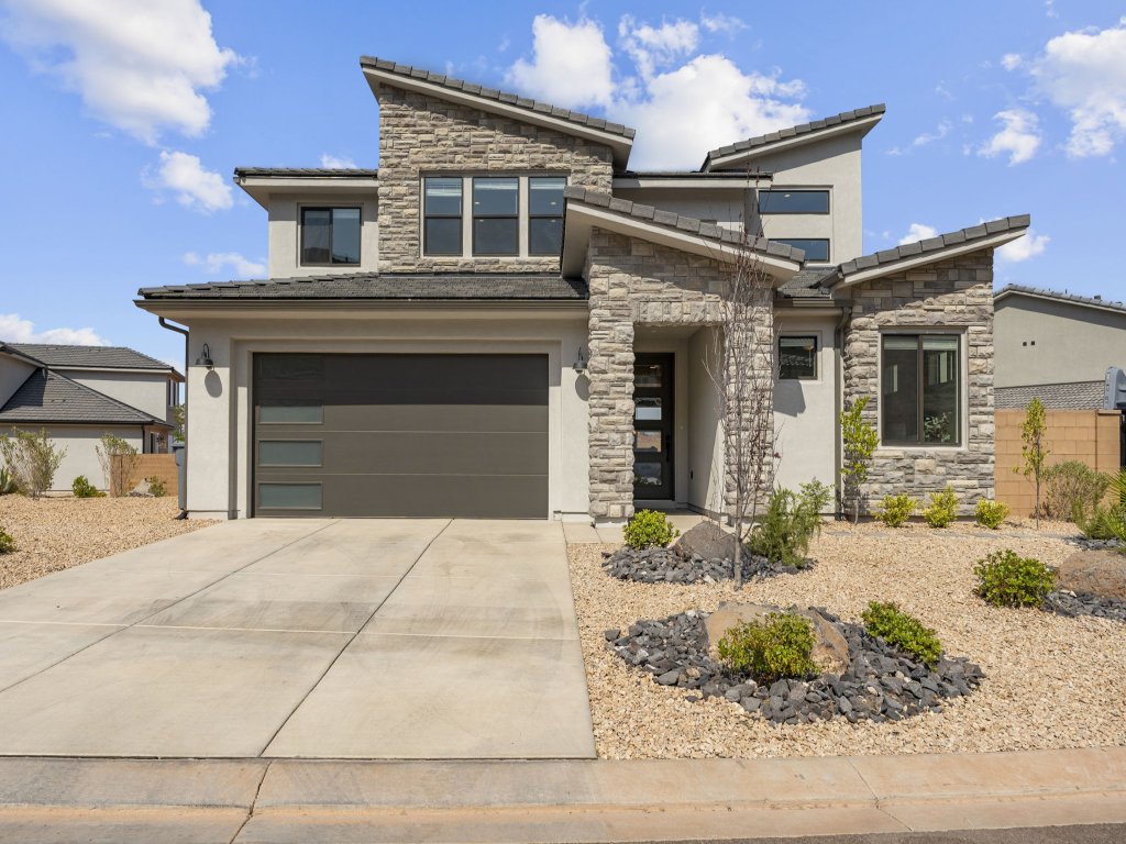 The Splash Yard Vacation Rental in Utah - RedAwning