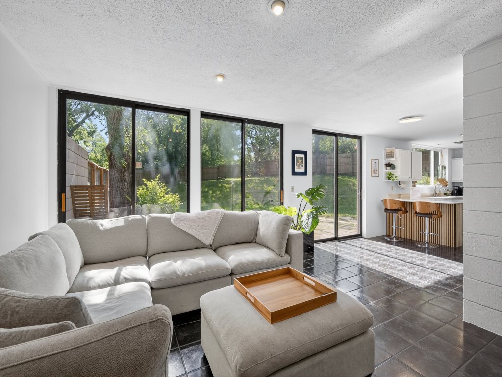 The Palms Mirage House Vacation Rental in Iowa - RedAwning