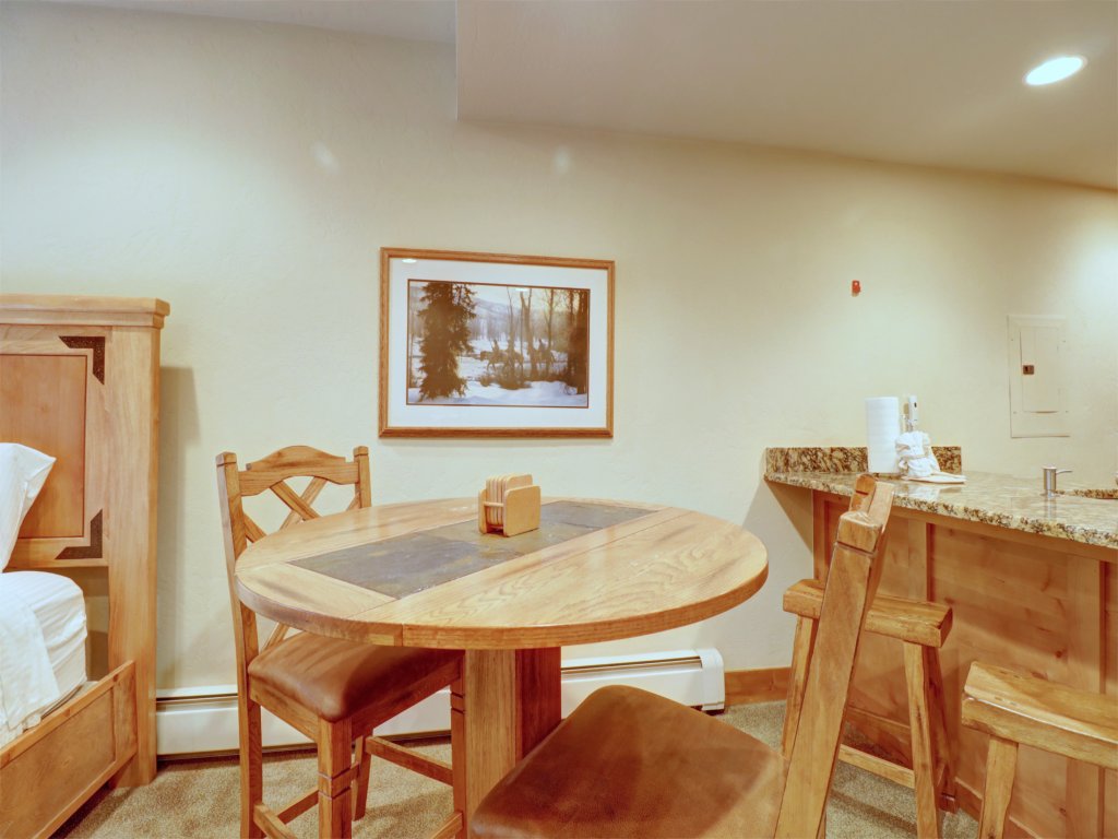 PG G-5 Peregrine Vacation Rental in Copper Mountain - RedAwning