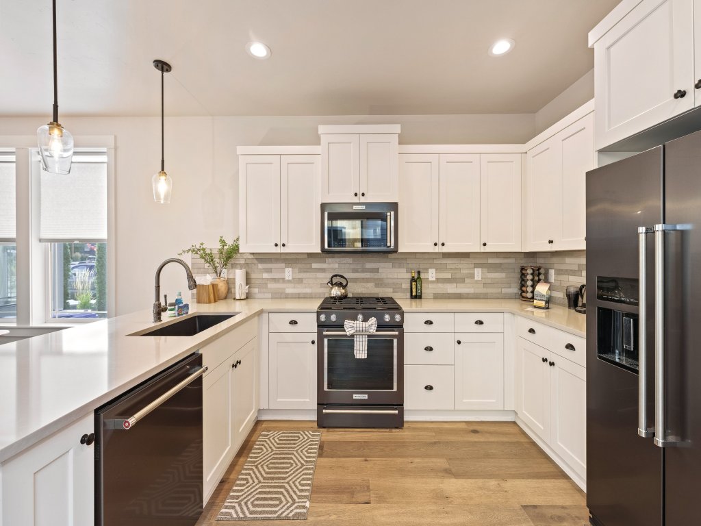 Bachelor Bliss Vacation Rental in Bend - RedAwning