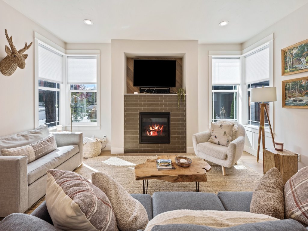 Bachelor Bliss Vacation Rental in Bend - RedAwning