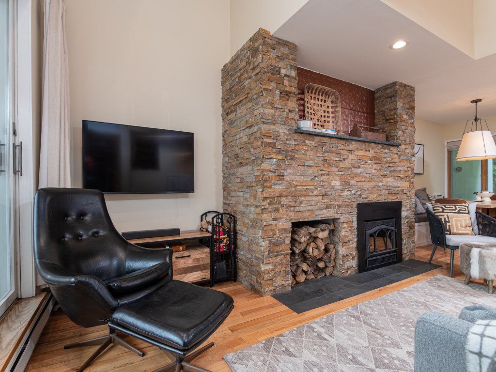 Sterling Retreat Vacation Rental in Warren - RedAwning
