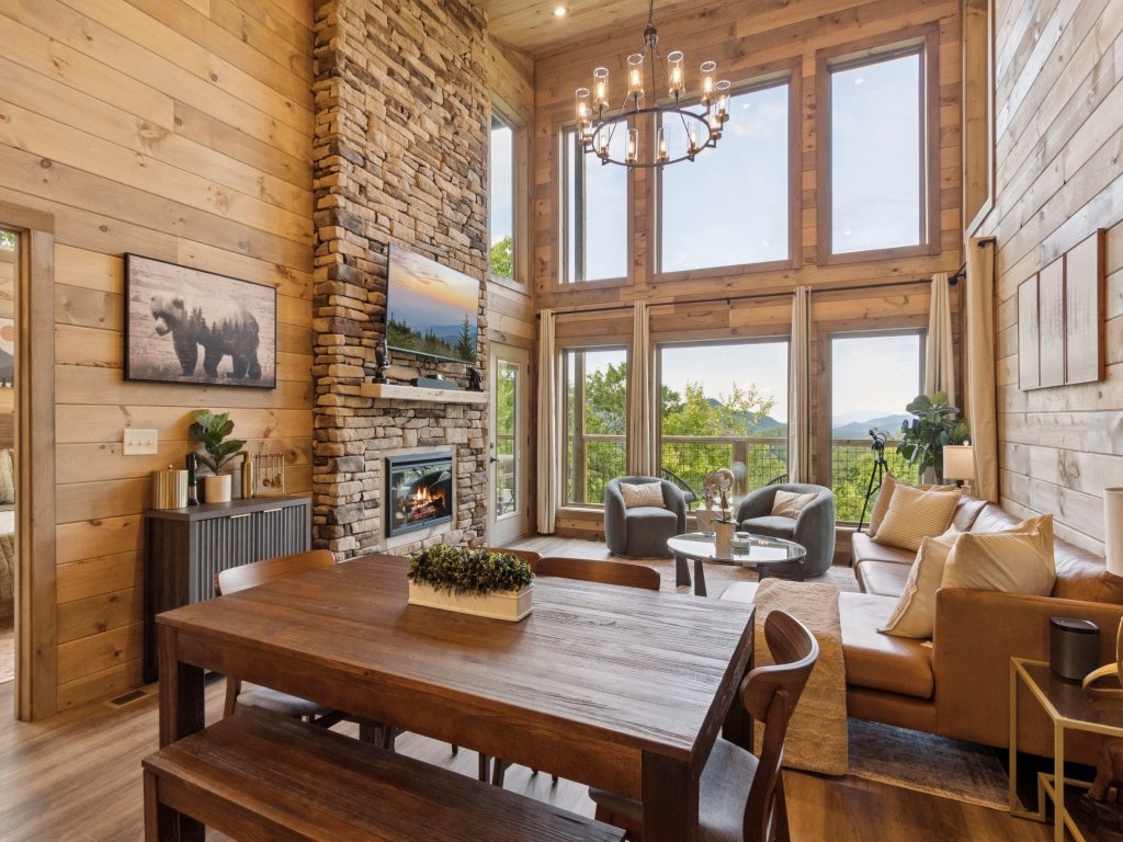 Golden Oaks Cabin Vacation Rental in Tennessee - RedAwning