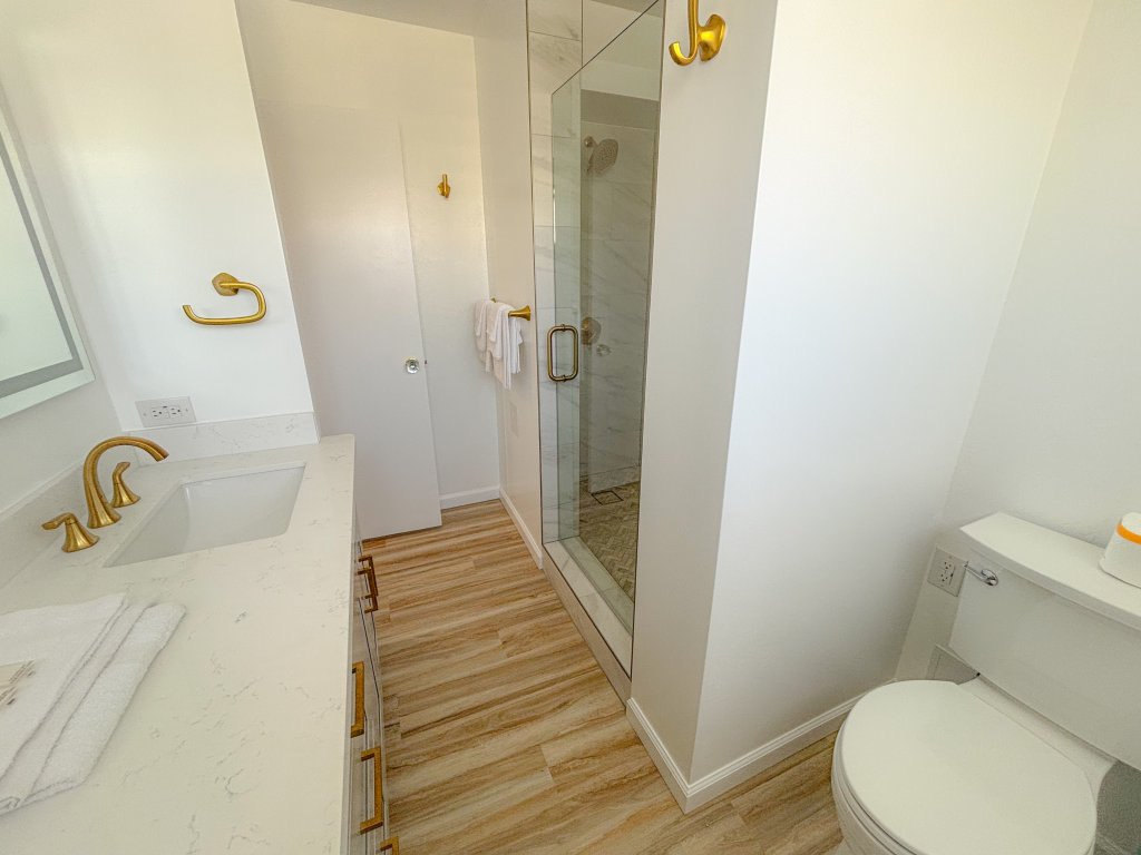 Modern Beachy Kuhio at Waikiki 2-Bedroom Vacation Rental in Honolulu - RedAwning