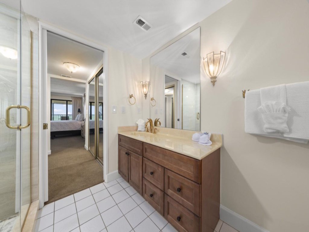 Pointe Santo A44 Vacation Rental in Sanibel - RedAwning