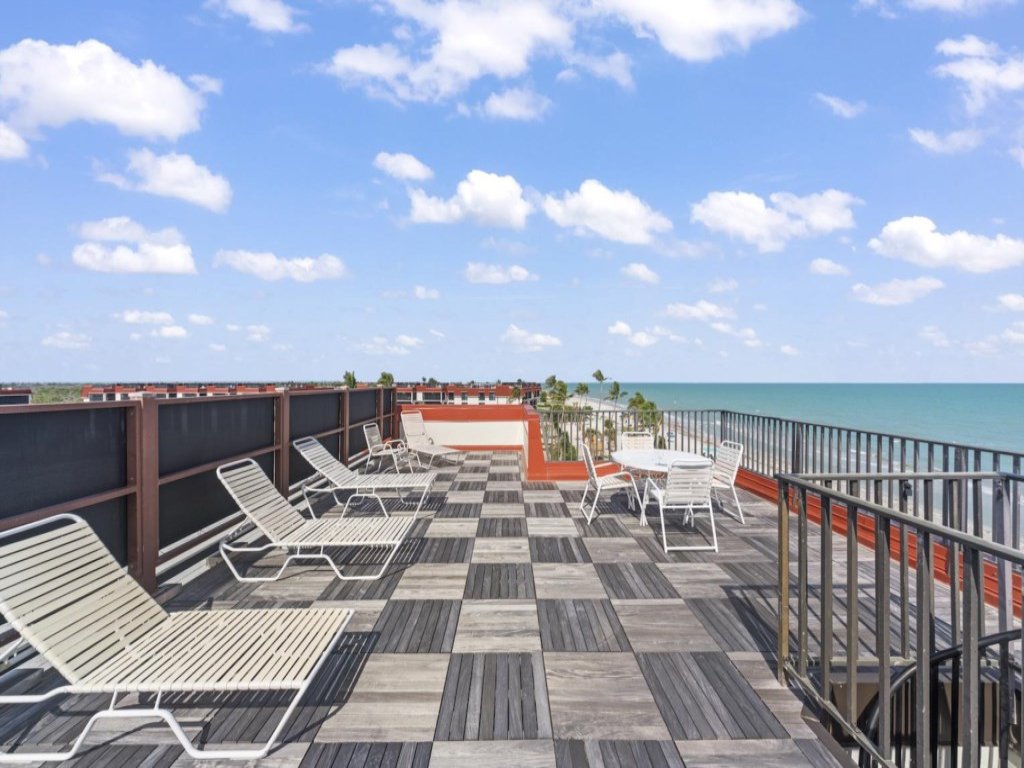 Pointe Santo A44 Vacation Rental in Sanibel - RedAwning