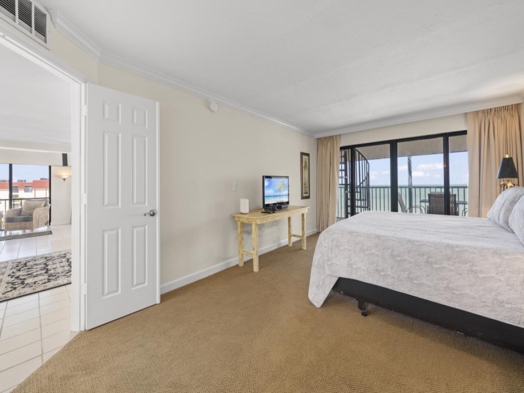 Pointe Santo A44 Vacation Rental in Sanibel - RedAwning