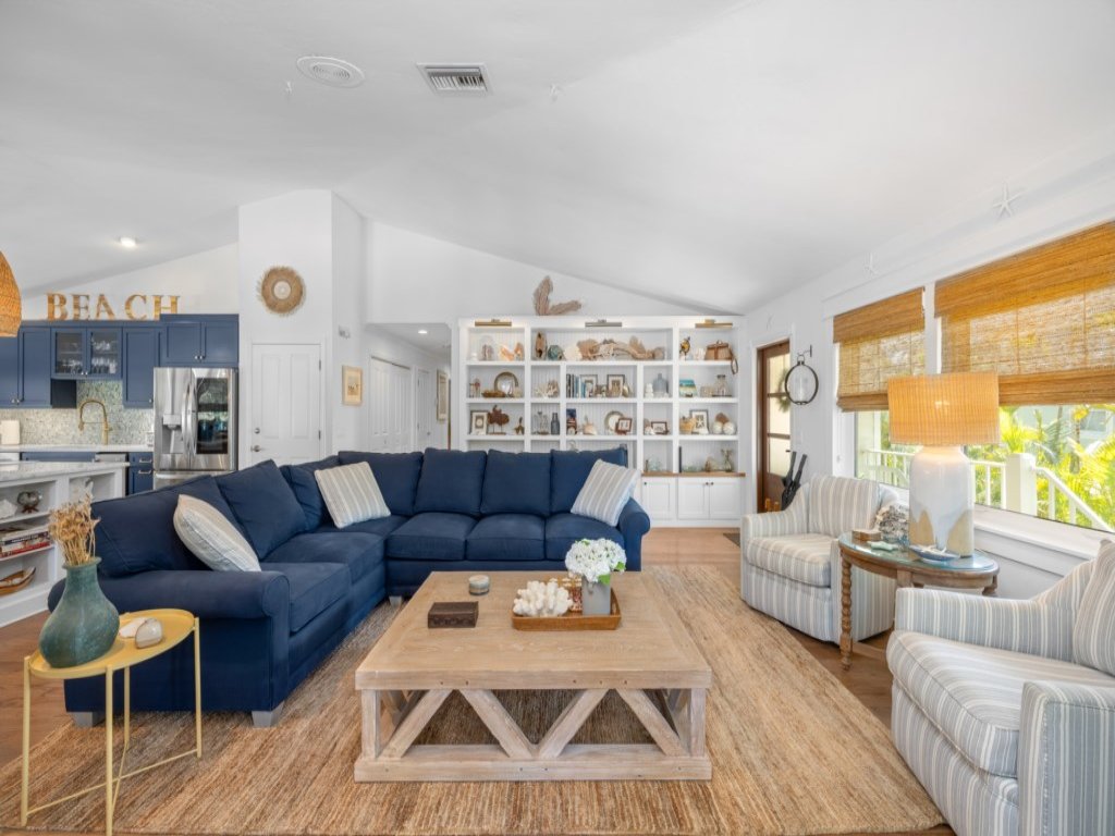 Sunkissed Cottage Vacation Rental in Captiva - RedAwning