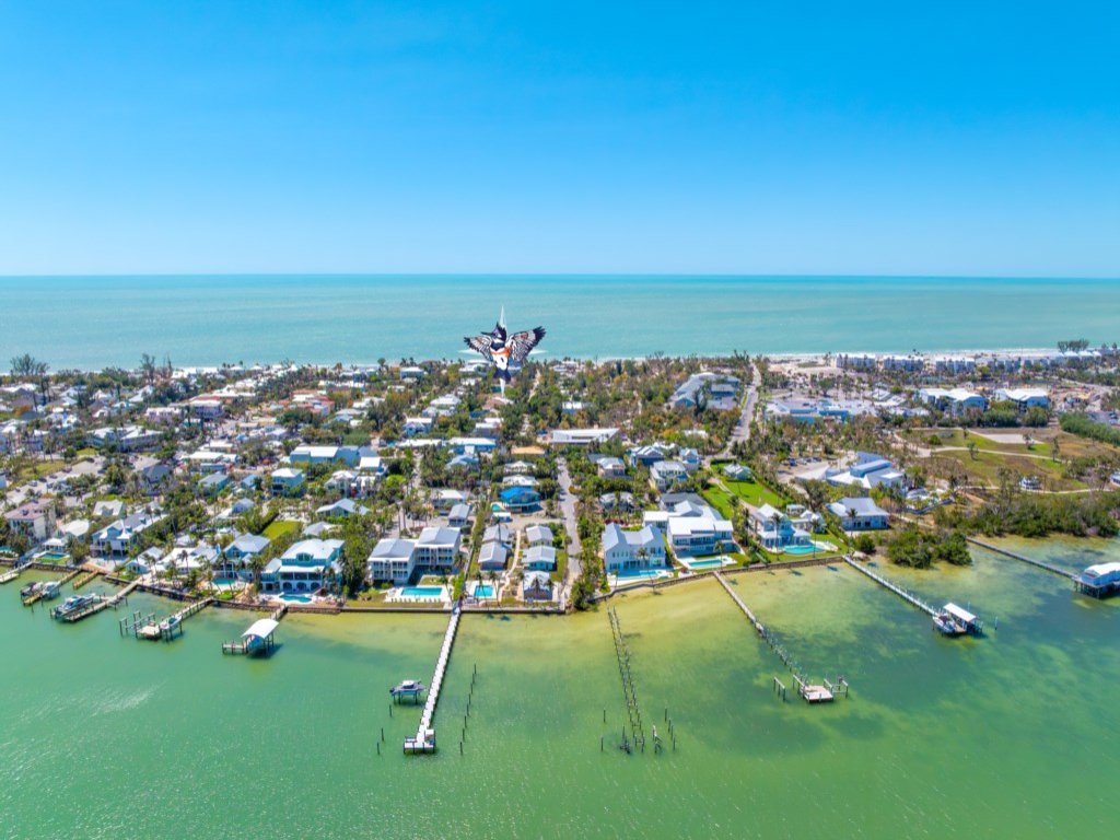 Sunkissed Cottage Vacation Rental in Captiva - RedAwning