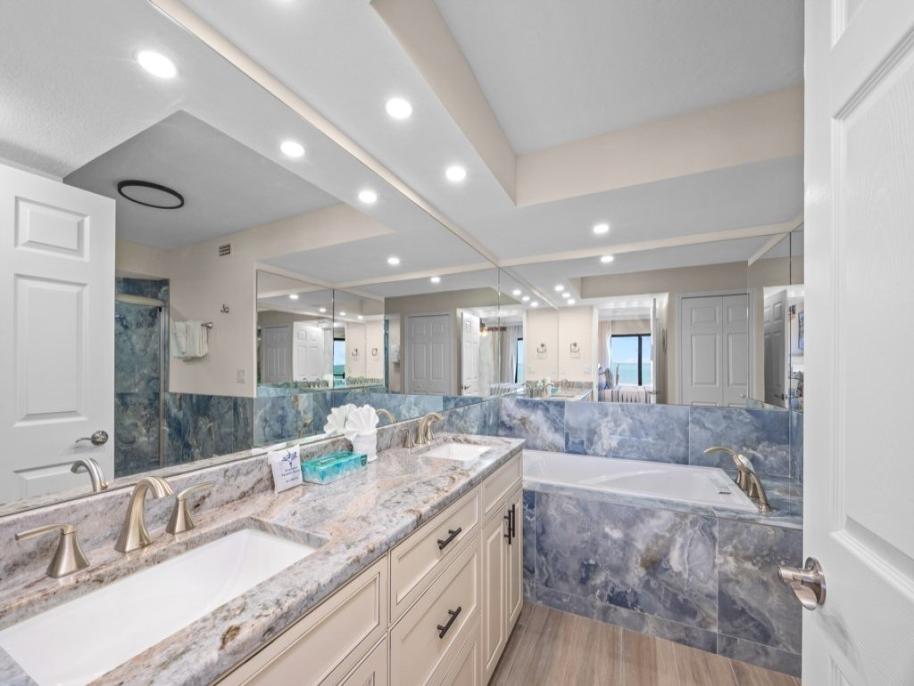 Pointe Santo E4 Vacation Rental in Sanibel - RedAwning