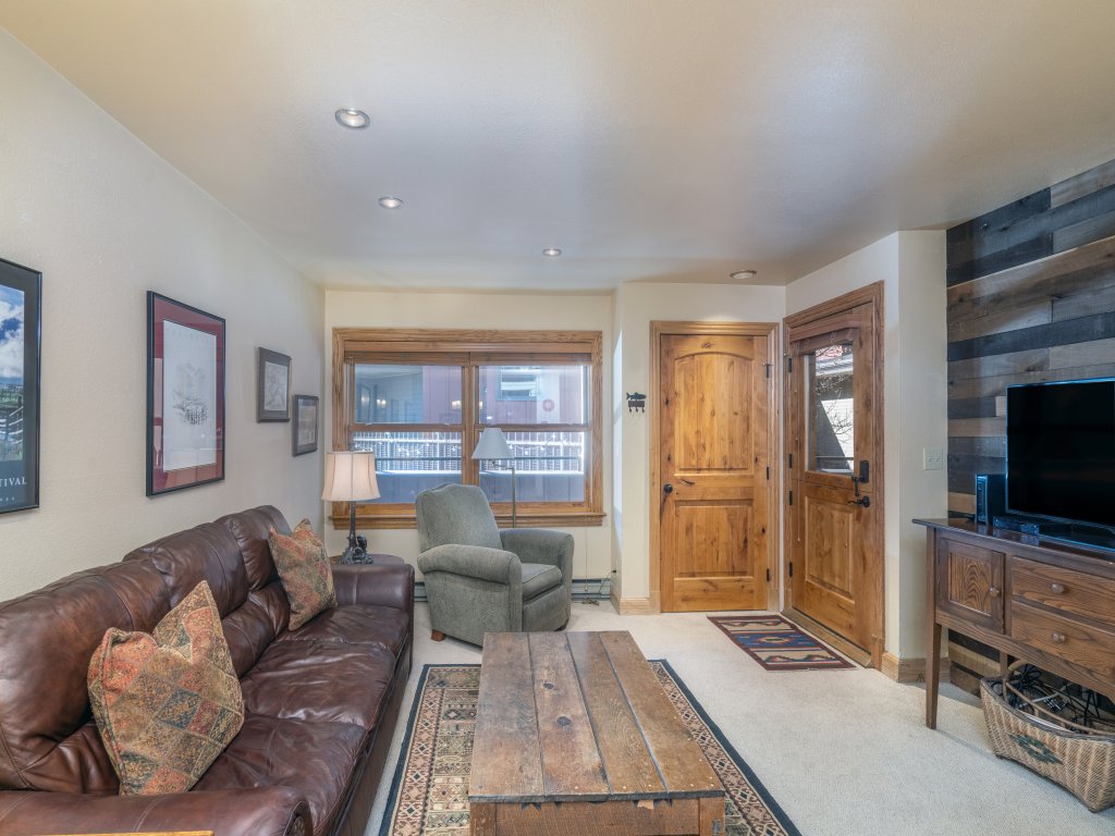Cimarron Lodge 22 Vacation Rental in Telluride - RedAwning