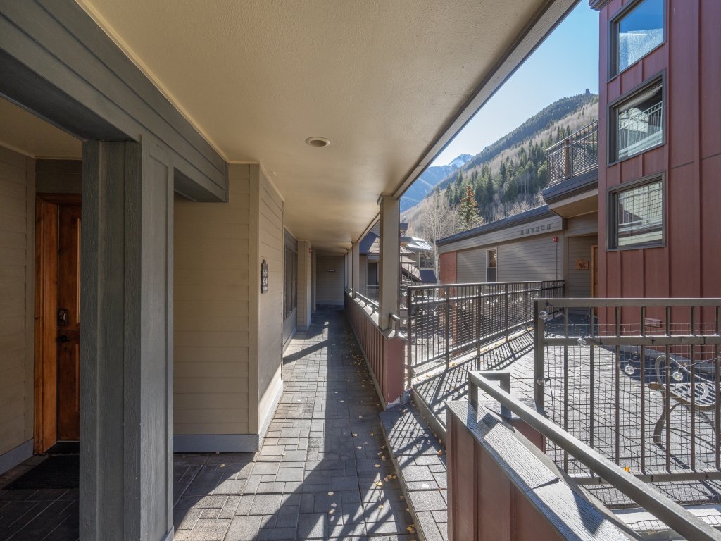 Cimarron Lodge 22 Vacation Rental in Telluride - RedAwning
