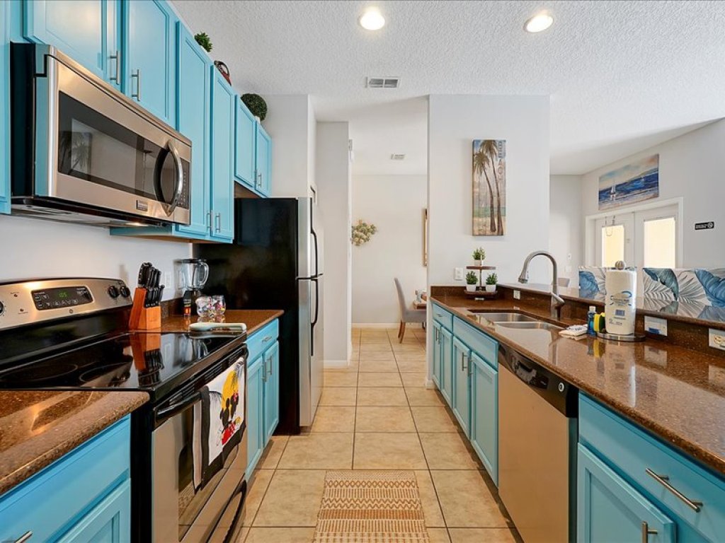 Adorable townhome remodeled with comfort and relaxation in mind! Splash Pool! Vacation Rental in Kissimmee - RedAwning