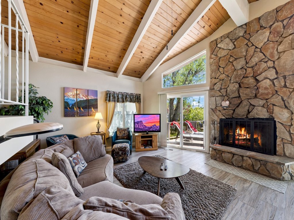 1673 Venice Drive Vacation Rental in California - RedAwning