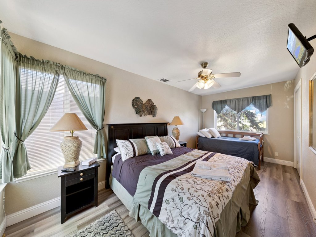 1673 Venice Drive Vacation Rental in California - RedAwning