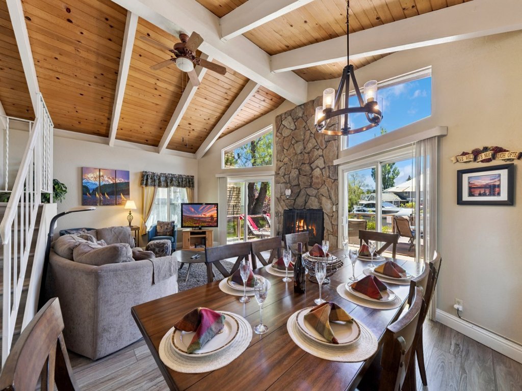 1673 Venice Drive Vacation Rental in California - RedAwning