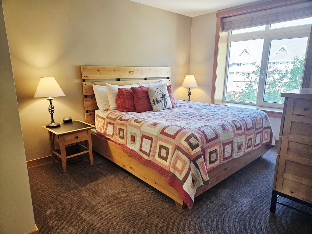 Schweitzer PM: White Pine 407 - 2BR w/ Kings & Lake View Vacation Rental in Idaho - RedAwning