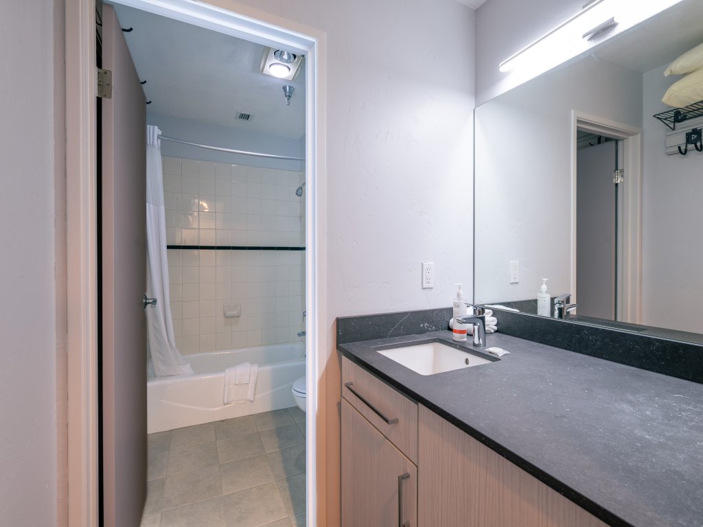 Schweitzer PM: Selkirk Bungalow Sleeps 8 Vacation Rental in Idaho - RedAwning