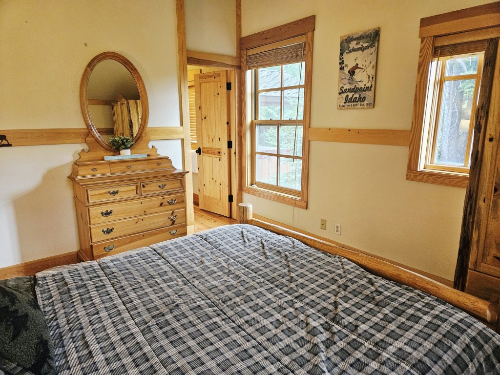 Schweitzer PM: Ski-In/Out Cabin 7 - Hot Tub Vacation Rental in Idaho - RedAwning