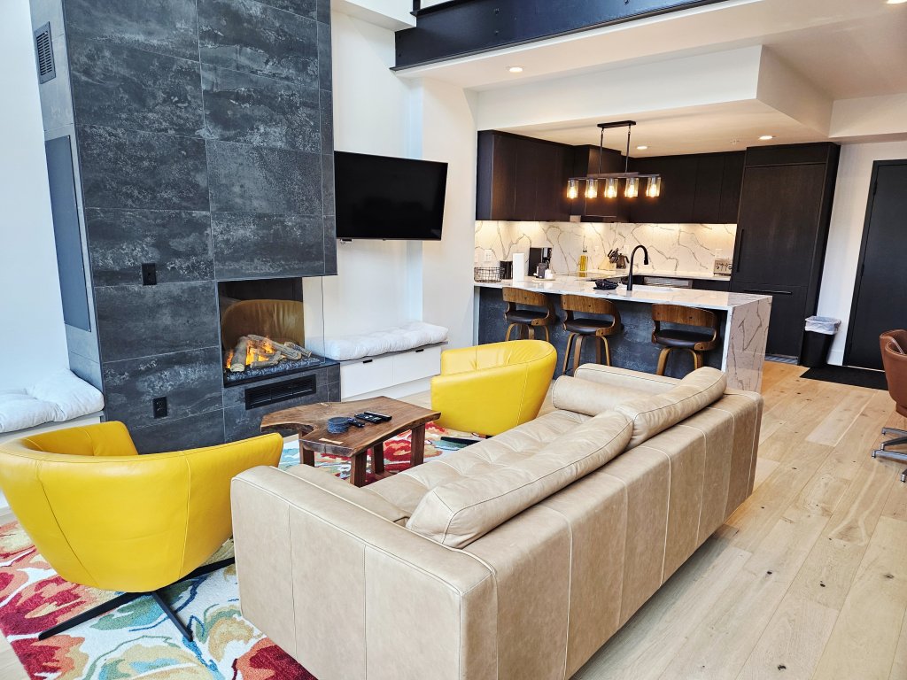 Schweitzer PM: Luxury Village Core 2BR+Loft Vacation Rental in Idaho - RedAwning