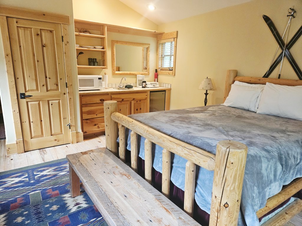 Schweitzer PM: Cabin 1 - 4BR Retreat Vacation Rental in Idaho - RedAwning