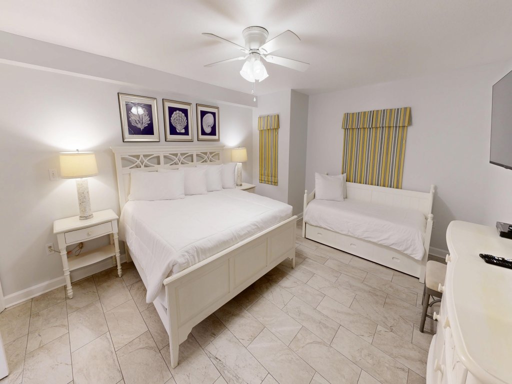 Pelican Isle 503 Vacation Rental in Fort Walton Beach - RedAwning