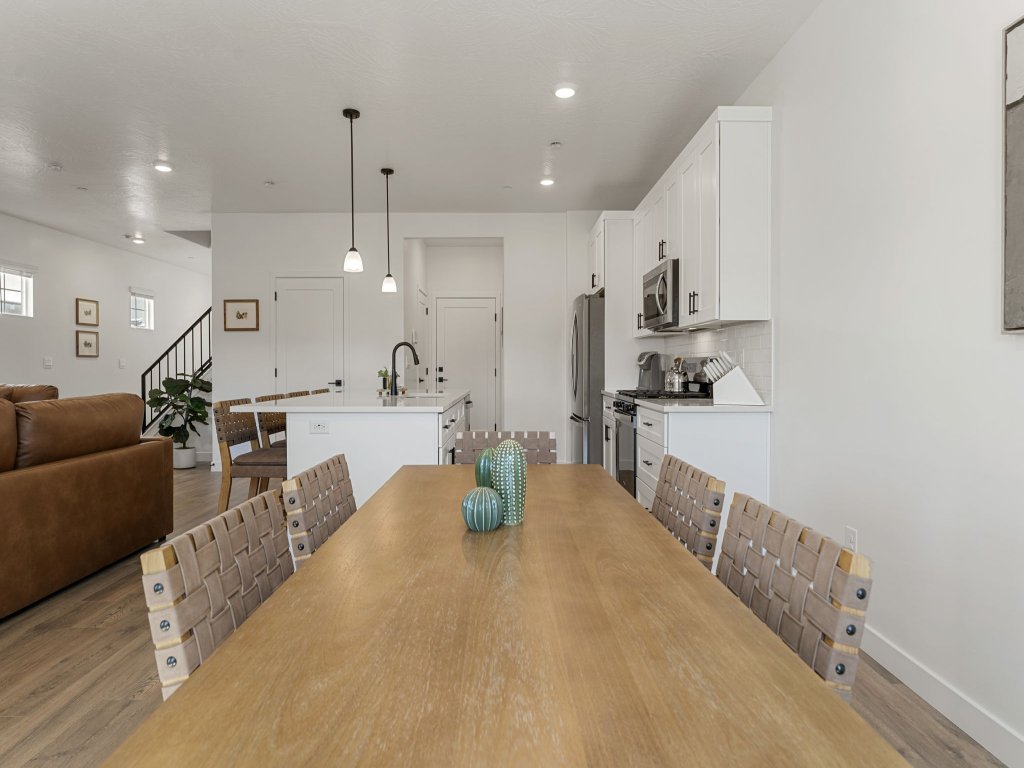 The Cactus Casa Vacation Rental in Utah - RedAwning