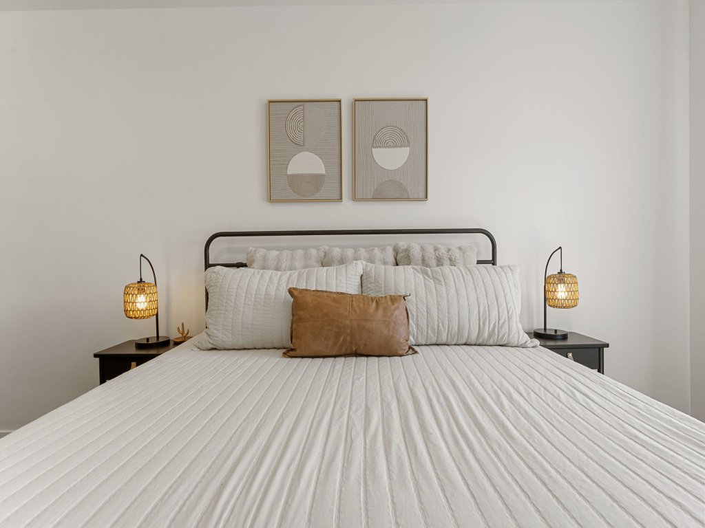 The Cactus Casa Vacation Rental in Utah - RedAwning