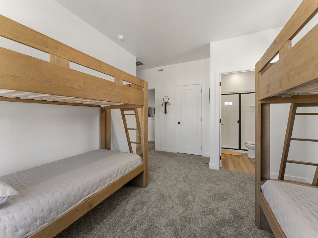 The Cactus Casa Vacation Rental in Utah - RedAwning