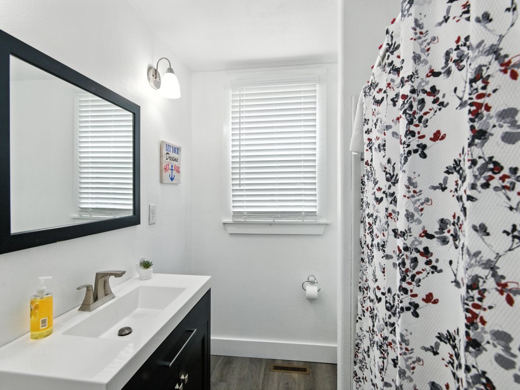 Historic Elegance in the Heart of Elizabeth City Vacation Rental in North Carolina - RedAwning