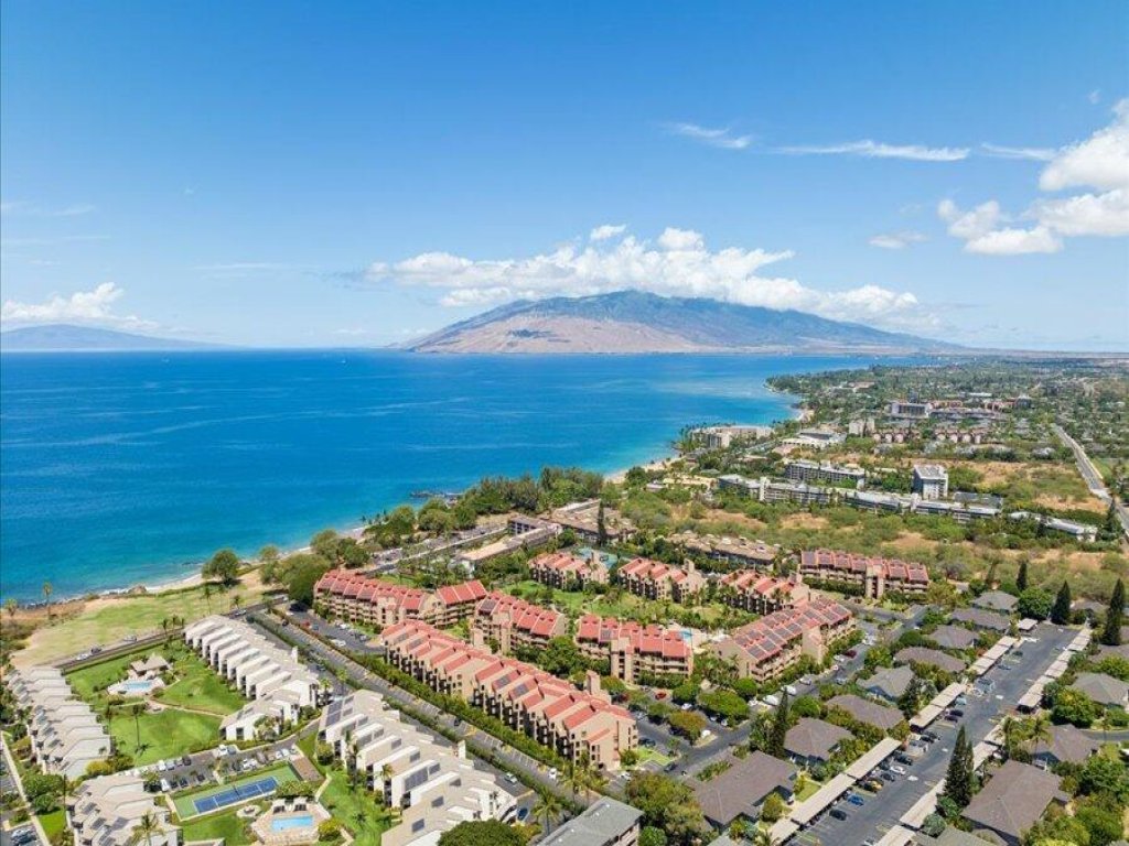 KAMAOLE SANDS #5-401 Vacation Rental in Kihei - RedAwning